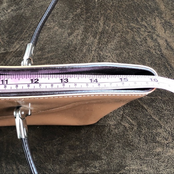 BEIJO - London*Paris*New York - Peachy Patent Purse with sturdy handles - Picture 8 of 11